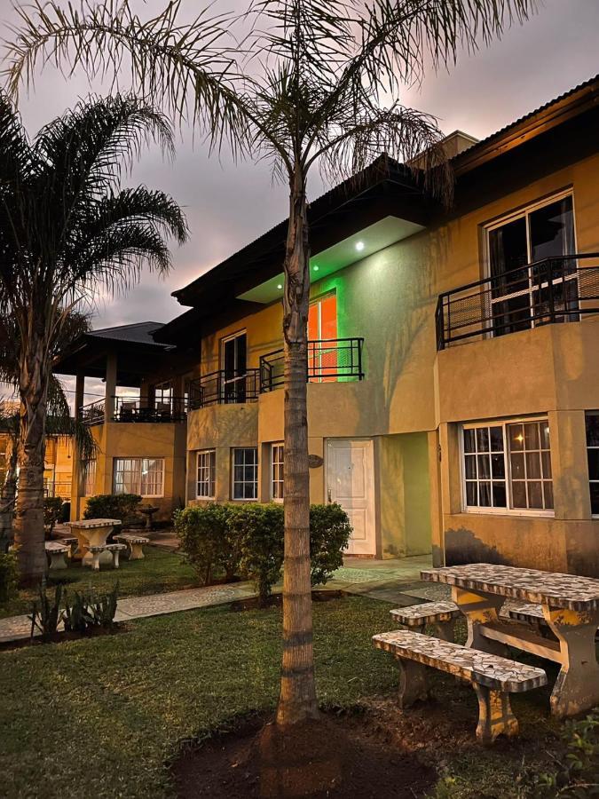 Fuente De Vida Aparthotel Colón Екстериор снимка